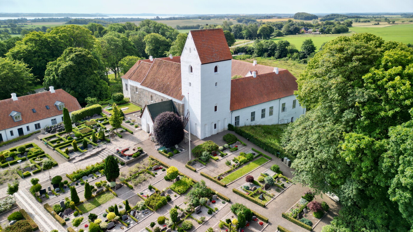 20250702 Ørslevkloster kirke fotoHenrikHelms - 1.jpeg
