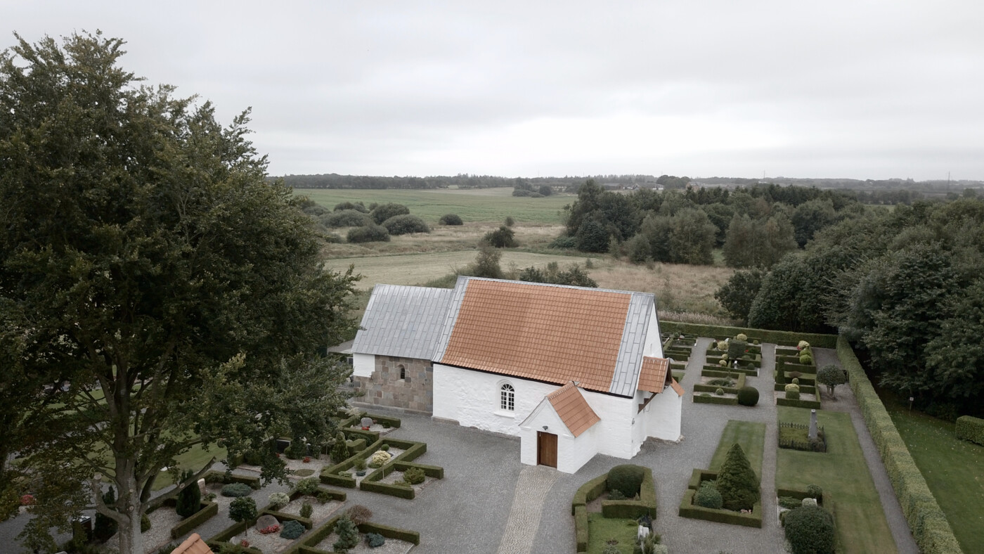 Ørre kirke exteriør