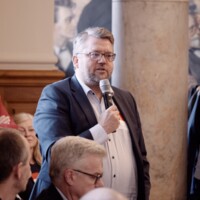 Store Bededagskonference fællessalen Christiansborg panel2.jpg