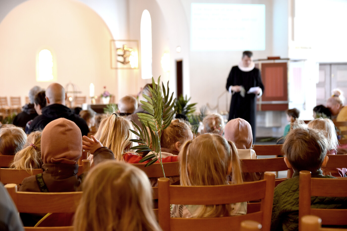 20220405 Palmesøndag  - gudstjeneste for børnehaverne i Ikast Kirke