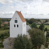 Lyne kirke exteriør