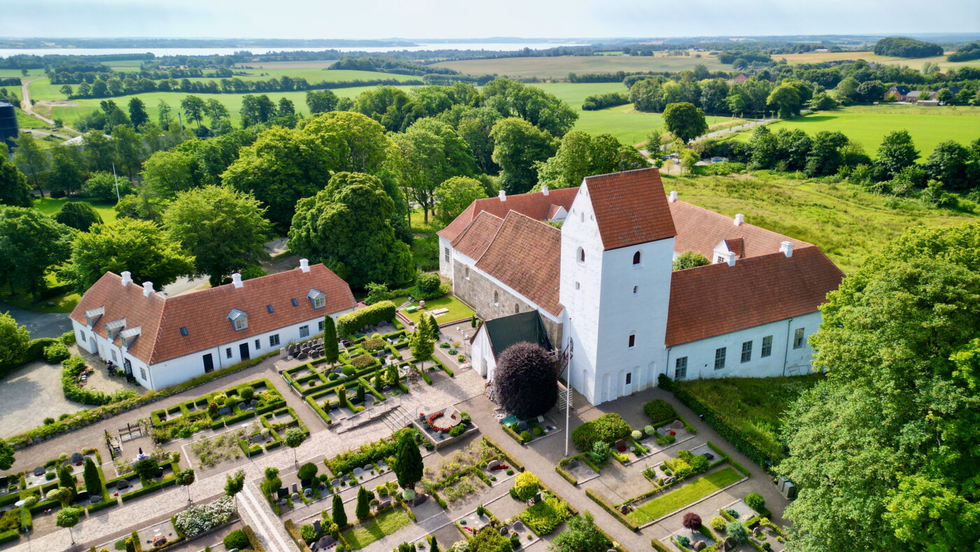 20250702 Ørslevkloster kirke fotoHenrikHelms - 2.jpeg