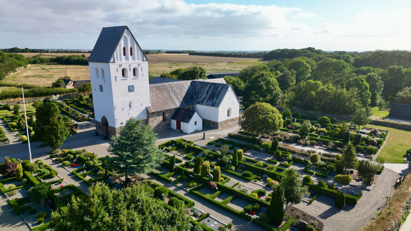 Hvidbjerg kirke_viborgstift_fotoHenrikHelms.jpg