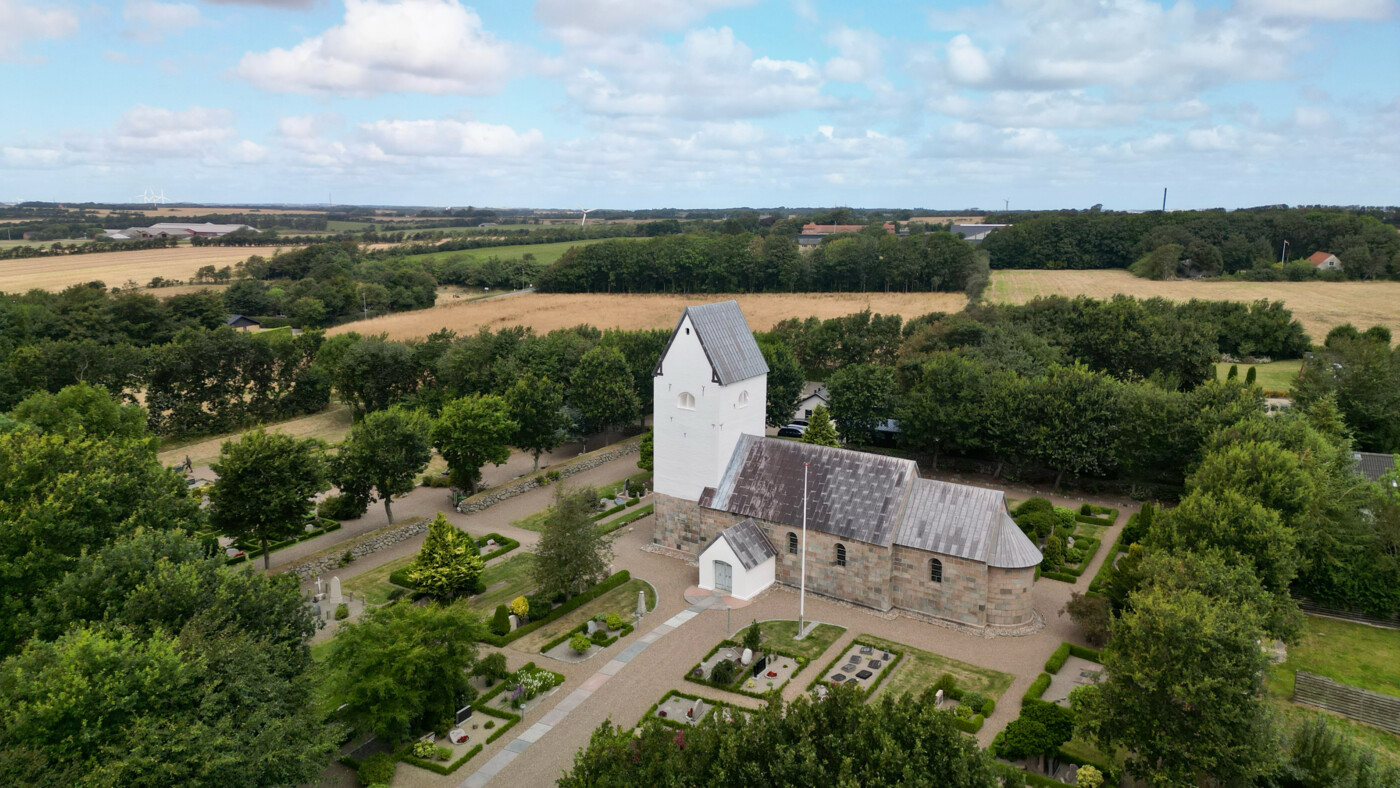 Søndbjerg kirke_viborgstift_fotoHenrikHelms.jpg
