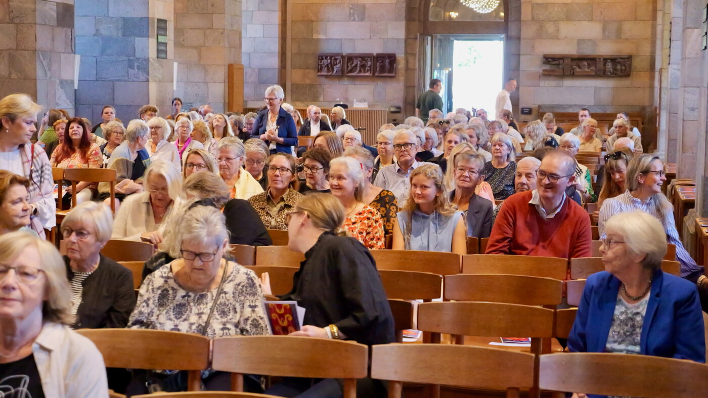 20250817 Indvielse messehagel fotoHenrikHelms Viborg Stift - 28.jpeg